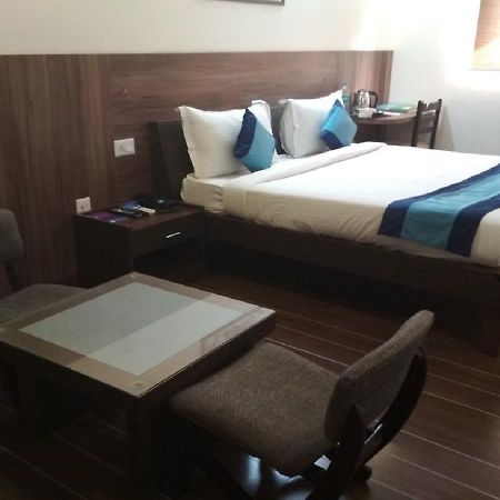 Hotel Mint Koregaon Park Пуне Екстер'єр фото